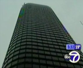 Паднал от 48-ия етаж американец дойде в съзнание, ще ходи
