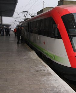 100 гратисчии във влака от София за Септември