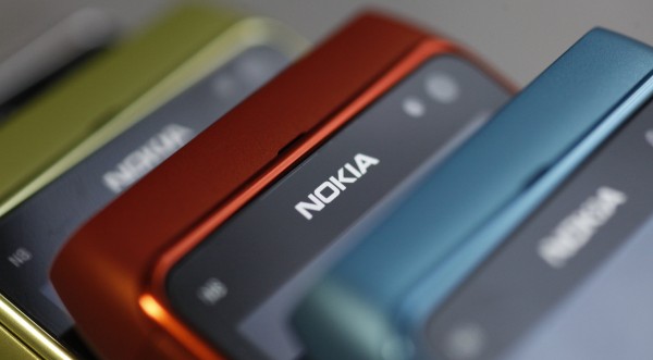 Nokia   , Apple -  
