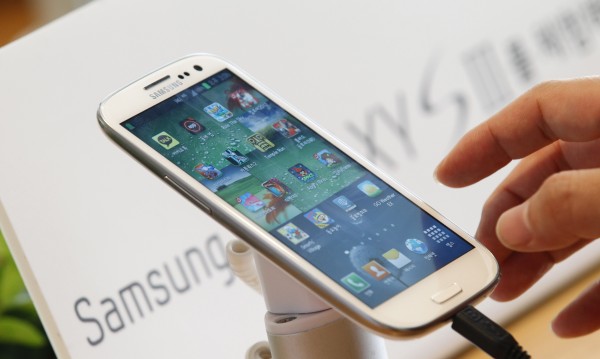 Samsung  10 .  Galaxy S III  -  2 