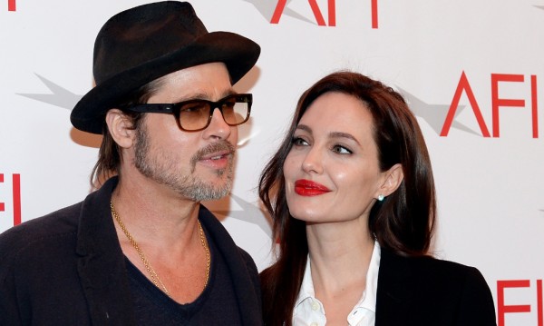 Джоли и Брад Пит се оженили в САЩ, после във Франция
