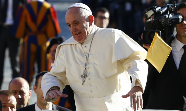 Папа Франциск: Грижата за бедните не е комунизъм!