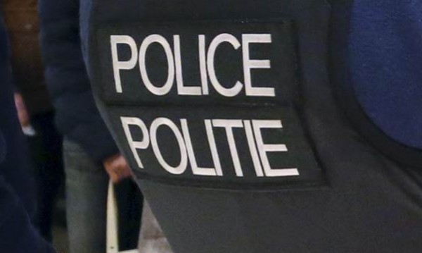 Трима мъже бяха задържани в Брюксел за заплашване на полицаи