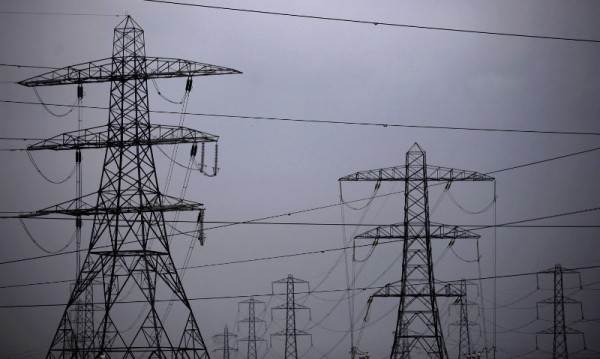 Цената на тока не пада, дори да сменим договорите с US централите
