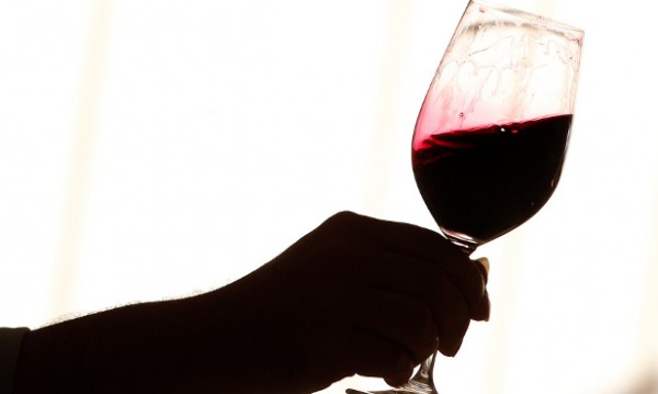 Червеното вино и фъстъците подобряват паметта