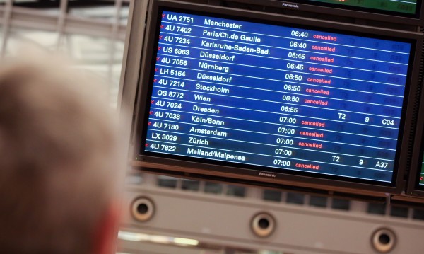 Стачкуват служители на летищата в Щутгарт, Хамбург и Хановер 