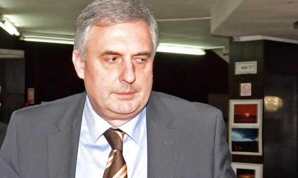 Оставката на Първанов ще разклати АБВ, призна Калфин