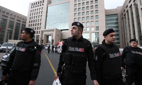 Двама от похитителите в съда в Истанбул са ликвидирани