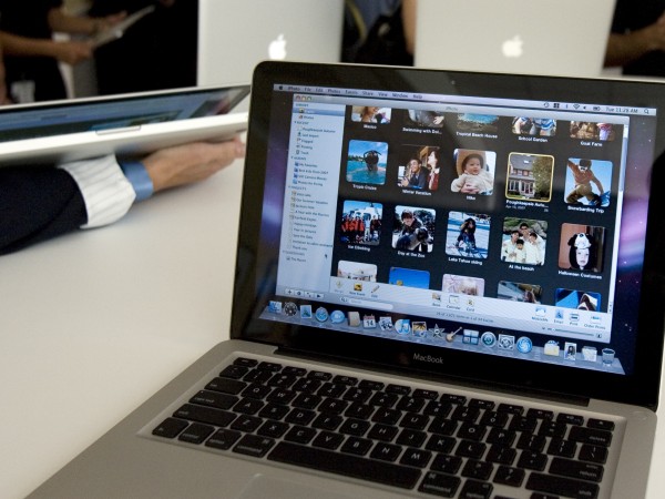 Новият MacBook Pro – с малък екран над клавиатурата - Последни Новини от  DNES.BG