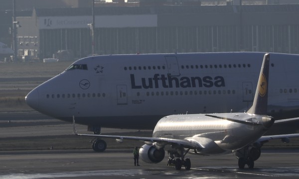 Lufthansa  40  