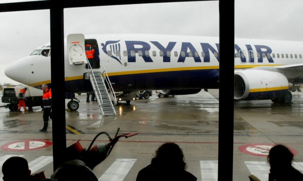   Ryanair  :   !