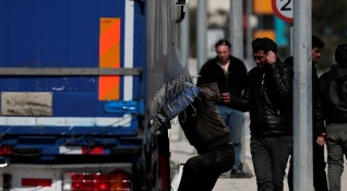 Полицията в Гърция е спряла камион с откраднати регистрационни номера