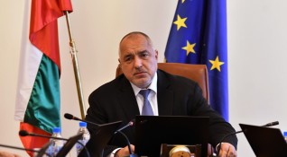Премиерът Бойко Борисов призова за общи оставки не само при
