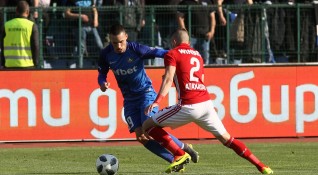 ЦСКА и Левски не излъчиха победител и завършиха 0 0 в