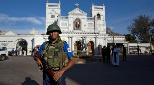 Полицията в Шри Ланка арестува 13 мъже във връзка с