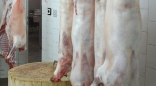 Агнешко месо от Македония залива българския пазар преди Великден От