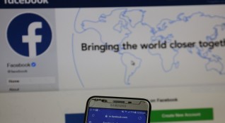Глоба от най малко 3 млрд грози Facebook заради скандалите