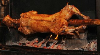 Над 80 тона агнешко месо от Северна Македония заля пазара
