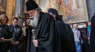 Православната църква почита днес Велика събота последния ден от Страстната
