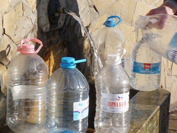 Остава в сила забраната за ползване на вода за питейно-битови