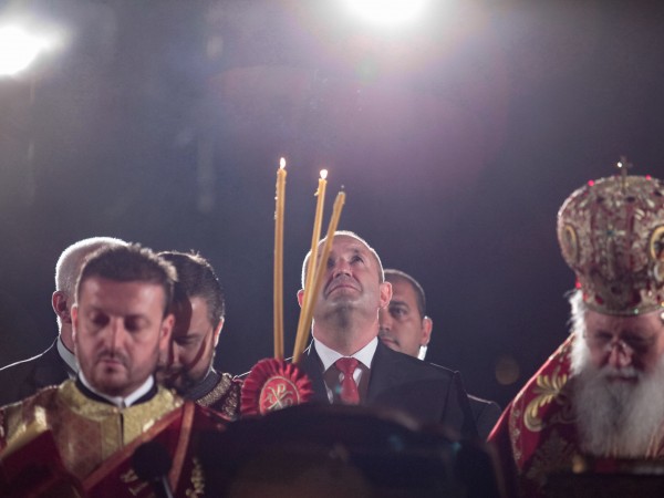 Президентът Румен Радев поздрави православните християни с Възкресение Христово. "В
