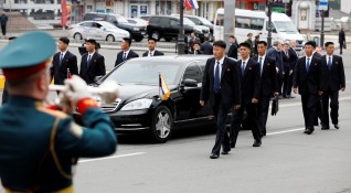 Бронираните лимузини на Ким Чен Ун се оказаха поредният интересен