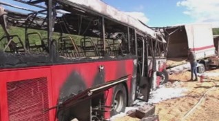 Катастрофа между автобус и ТИР в Сърбия отне живота на