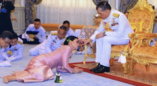 Кралят на Тайланд Маха Важиралонгкорн се ожени за бодигарда си