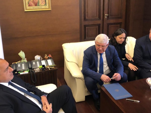 След спешна среща на премиера Бойко Борисов със здарвния министър
