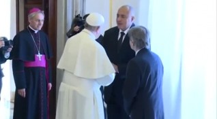 Когато премиерът Бойко Борисов покани папа Франциск у нас стана
