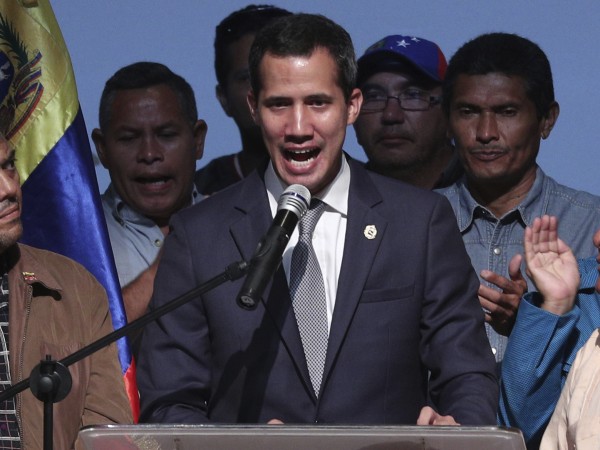 Венецуелският опозиционен лидер Хуан Гуайдо, който се самопровъзгласи за временен