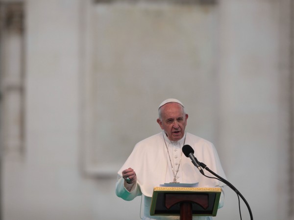 Преди да отпътува за Раковски, папа Франциск ще посети бежанския