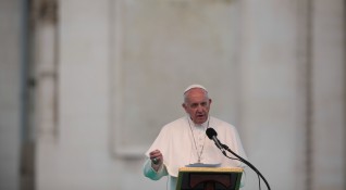 Преди да отпътува за Раковски папа Франциск ще посети бежанския