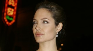 Популярната холивудска актриса Анджелина Джоли отказва да се превъплъти в