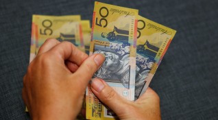 Правописна грешка беше открита на австралийските 50 доларови банкноти съобщава Guardian Думата