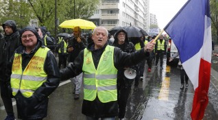 Жълтите жилетки протестират във Франция днес 26 а поредна събота предаде