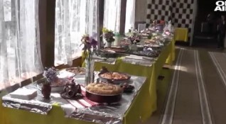 Десетки местни майстори на баници участваха в кулинарния конкурс по