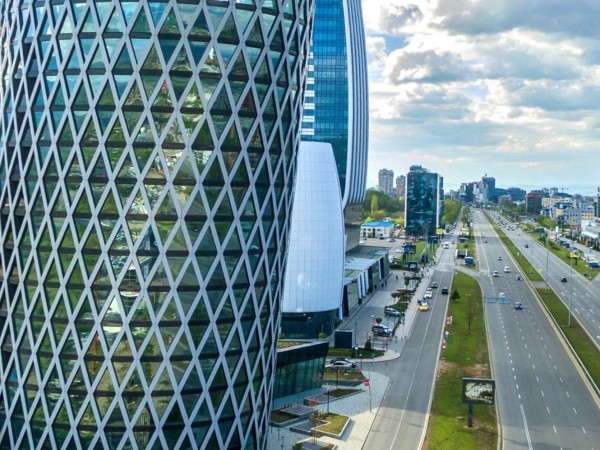 България предлага избор от три новопостроени бизнес сгради в София