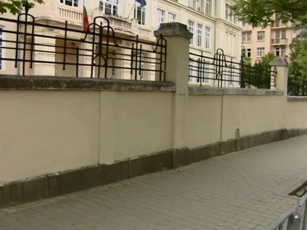 Нов проблем на проблемния ремонт около столичната улица "Граф Игнатиев".