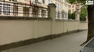 Нов проблем на проблемния ремонт около столичната улица Граф Игнатиев