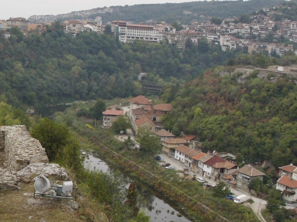 20-годишна ограби къща за гости във Велико Търново, съобщи полицията