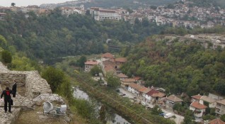 20 годишна ограби къща за гости във Велико Търново съобщи