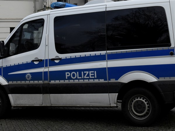 Германската полиция, която разследва смъртта на трима души, убити с