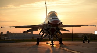 Закупуването на самолети F 16 е тема в развитие надявам се