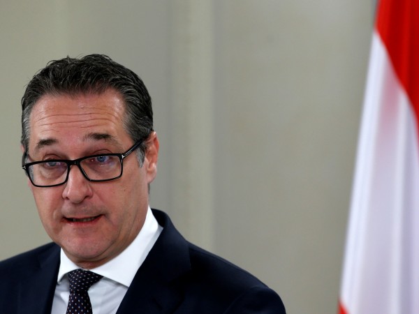 Австрийският канцлер Себастиан Курц, който оглавява управляващата дясна коалиция в