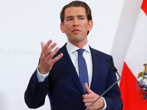 Австрийският канцлер Себастиан Курц призова възможно най-скоро в страната да