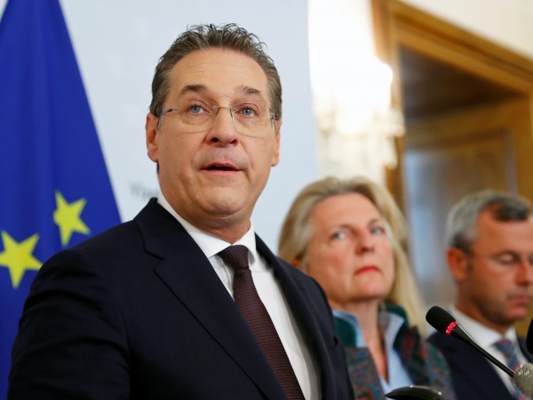 Политиците от традиционните партии в Европа призоваха избирателите да застанат