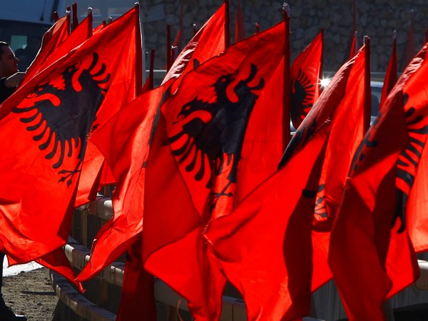 Албанските лидери не са много убедителни, когато отричат идеите за