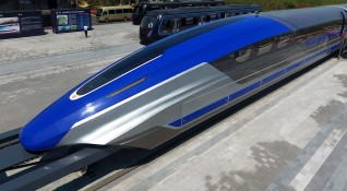 Китай пусна днес първия прототип на влак на магнитна възглавница