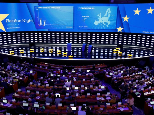 Проевропейските партии спечелиха около 540 гласа в 751-членния Европейски парламент,